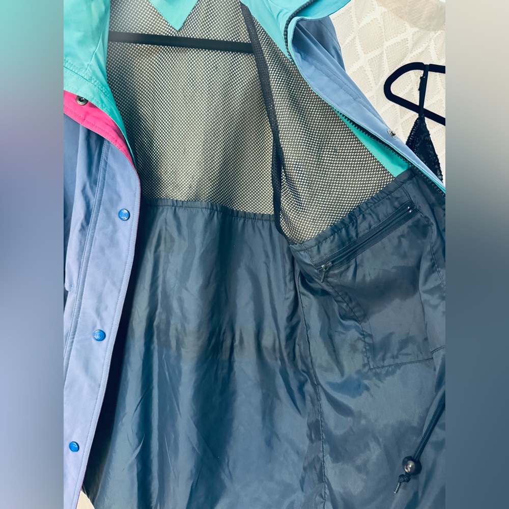 Vintage Eddie Bauer Women's Blue and Pink Ski Jacket - Picture 6 of 8